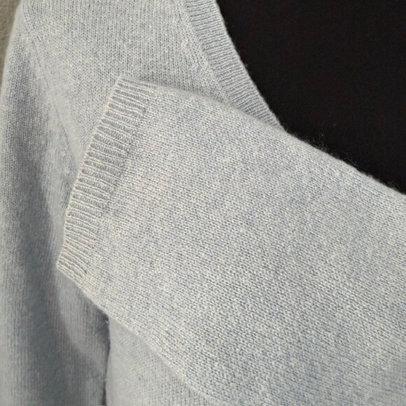 ANN TAYLOR Cashmere Baby Blue V Neck Sweater Medium - Picture 7 of 8